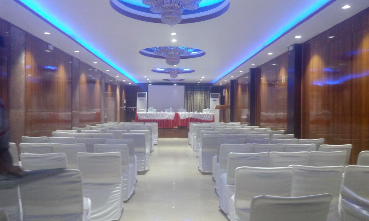 Hotel Platinum Plaza Rohtak Exterior foto